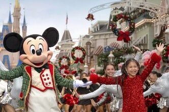 Disney Parks Magical Christmas Day Parade (2025)